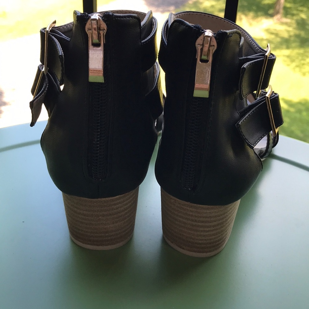 Bucco Sandals - Picture 5 of 6